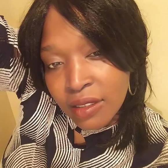 Meet your Posher, Michelle - Picture 1 of 1